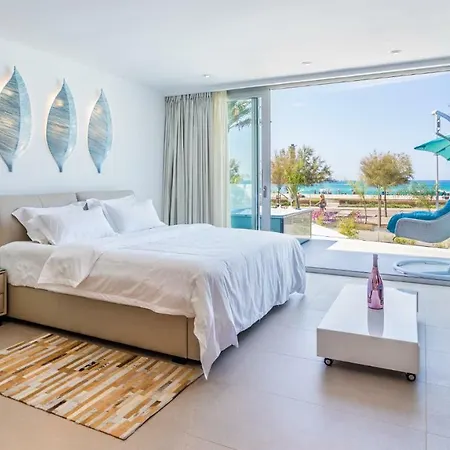 The Hype Beachhouse 4*