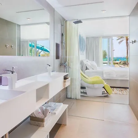 The Hype Beachhouse Aparthotel