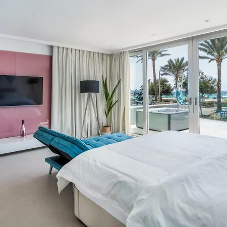 The Hype Beachhouse 4*