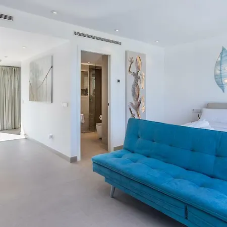 The Hype Beachhouse 4*