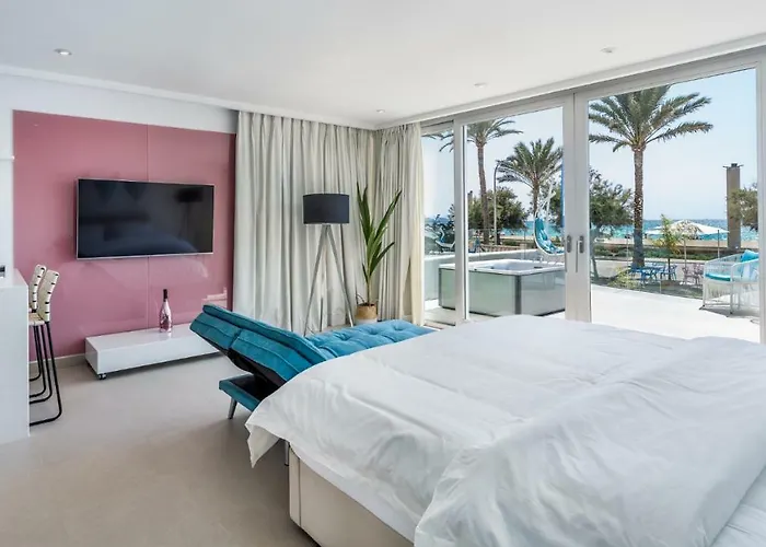 The Hype Beachhouse 4*