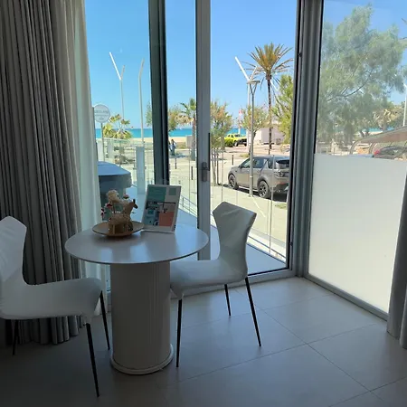 The Hype Beachhouse 4*